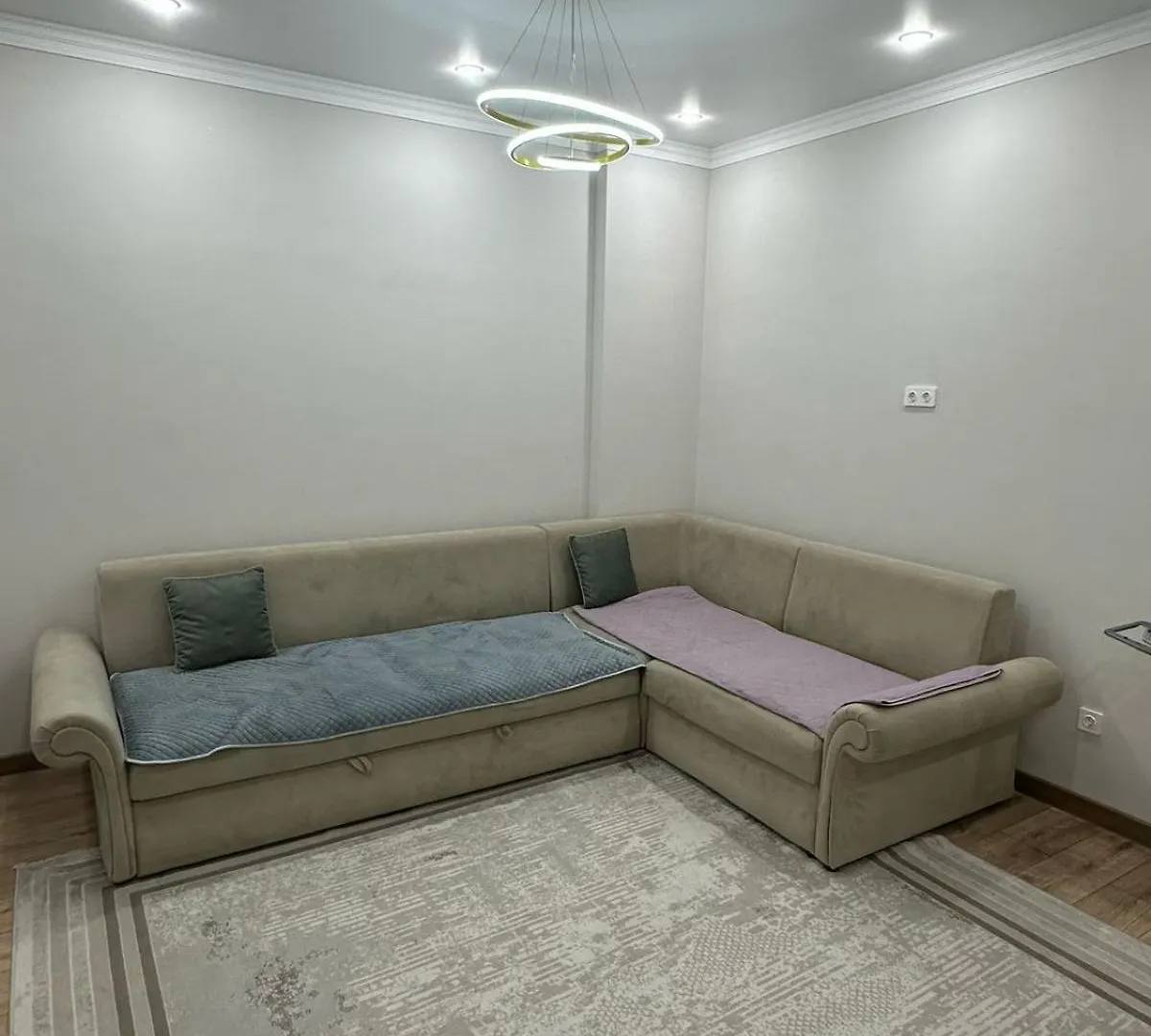Жк Республика Рядом С Хан Шатыр Nur-Sultan  Apartment